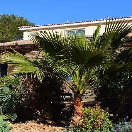 Le Relais Des Capitelles 3*