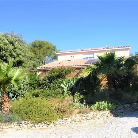 Le Relais Des Capitelles 3*