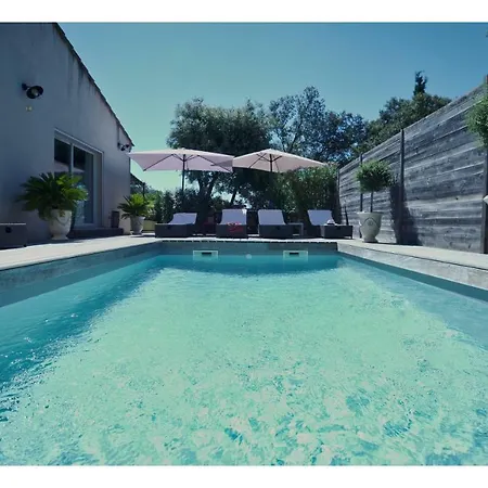 Le Relais Des Capitelles Couette-café 3*