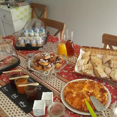 Le Relais Des Capitelles Couette-café 3*